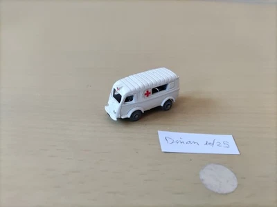 CIJ, AMBULANCE PETITE ÉCHELLE Foto 1 de 2