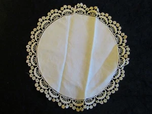 Tat Lace Edge Doily Vintage 8.5 inch CD277 - Picture 1 of 7