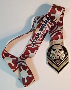 2017 Walt Disney World "The Dark Side 10k Race. Metal. Star Wars. - Picture 1 of 6