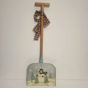 Deko Winter Hänge Schaufel Land Urlaub Weihnachten Festlich Holz Metall - Bild 1 von 7