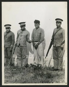 1930's "Death by Firing Squad", Condemned Prisoner Ready to Meet His End Photo - Picture 1 of 2
