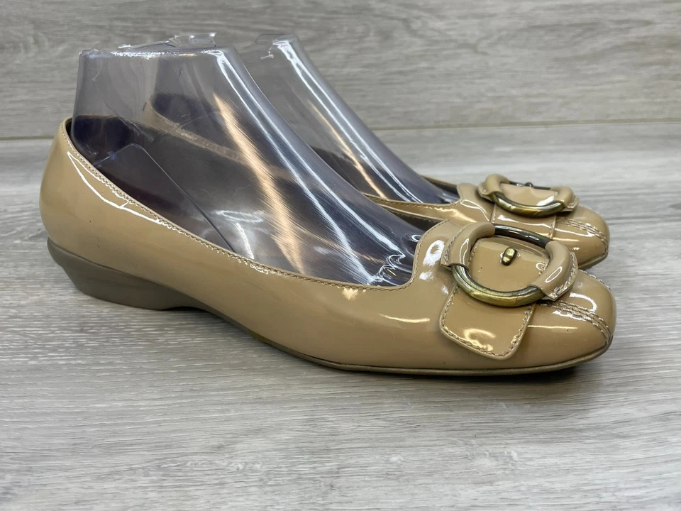 Cole Haan Mujer 8 Beige Ballet Charol Plano Cómodo Sin Cordones Foto 1 de 4