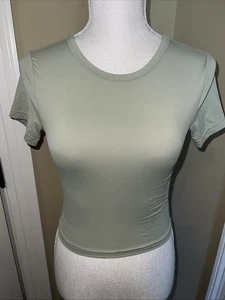 Princess Polly green Short Sleeve Top - Size 4 fitted nylon - Picture 1 of 5