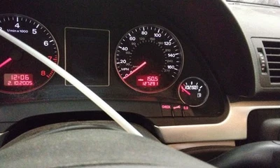 Grupo de medidores de velocímetro A4 2006 equipo original 127 k millas Audi Foto 1 de 4