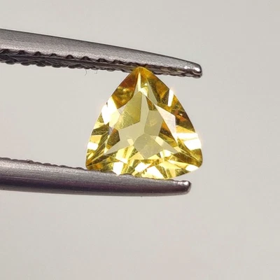 Leilão sem reserva 0,56 quilates ~ 1$ topo natural amarelo citrino brilho trilhão corte - Imagem 1 de 2