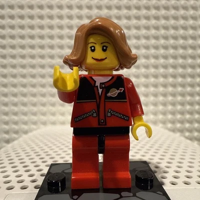 LEGO® Minifigure Rocket Launch Mission Center - Image 1 of 2