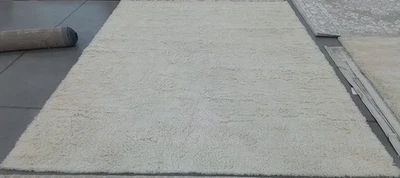 Alfombra Marfil 9'-0" x 12'-0" Defecto, Precio Reducido 1172787002 FLK150A-9 Foto 1 de 4