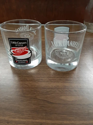 New Jack Daniels Glasses Detroit Red Wings (set of 2) Hockeytown Cover