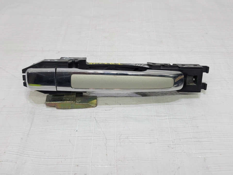 Manija de puerta exterior pasajero derecho Infiniti M35 2006-2010 OEM 80610-EG010 Foto 1 de 4