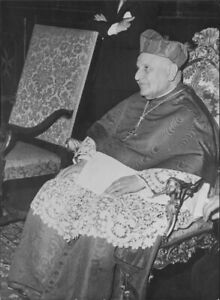Pape Jean XXIII assis sur chaise, réimpression photo 8x10