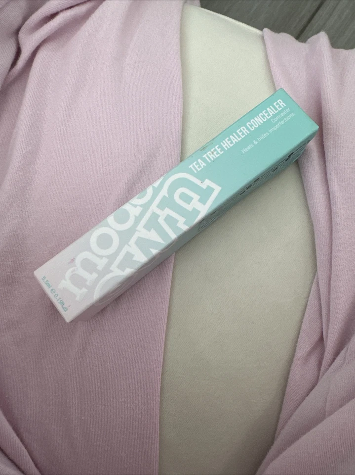 Model's Own Tea Tree Healer Concealer (05 Deep Beige) (5.5ml/0.19fl.oz) NEW! - Image 1 of 1