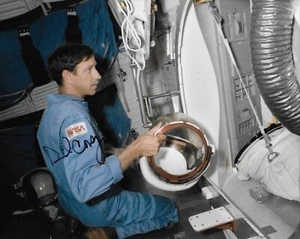 Foto firmada autografiada por Richard Covey 8x10 astronauta de la NASA de la STS-26 - Imagen 1 de 1