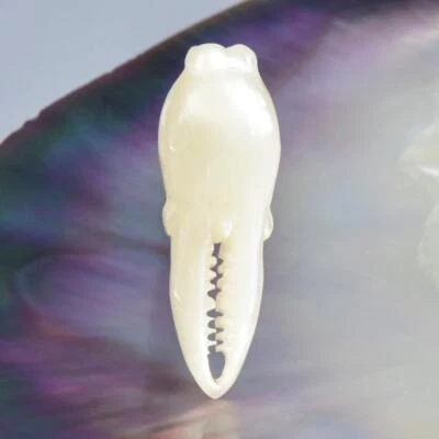 Hummer Klaue Figur Weiß Perlmutt Muschel Schnitzerei Schmuck Design 5.11 G - Bild 1 von 4