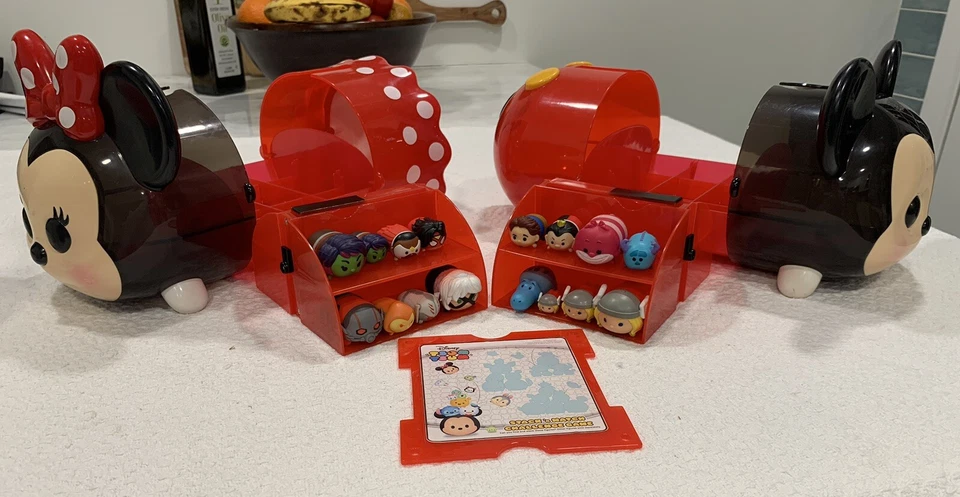Lote de 16 vitrinas y vitrinas Tsum Tsum Mickey & Minnie Disney Marvel Foto 1 de 4