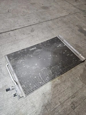 Radiador condensador de ar condicionado CA CHEVROLET MALIBU 1.5L FABRICANTE DE EQUIPAMENTO ORIGINAL 2016-2020  - Imagem 1 de 3