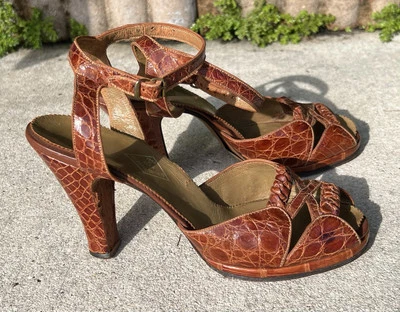 Vintage 1940’s Alligator Ankle Strap Shoes 7 & 1/2 - Image 1 of 4