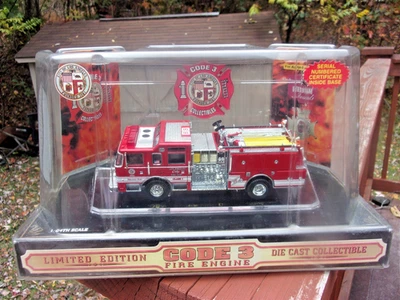 Code 3 Los Angeles Fire Department Pierce Dash Side Mount Pumper 88 #12892-0088 - Image 1 of 4