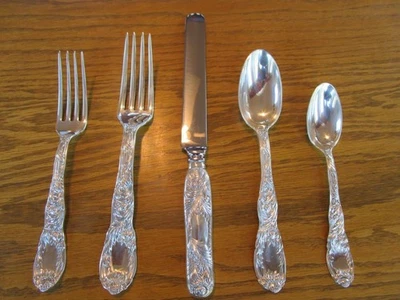 CHRYSANTHEMUM TIFFANY CO CUBIERTOS ESTERLINA 5P JUEGO DE CENA-ALMUERZO-EXCL-ENVÍO GRATUITO** Foto 1 de 4
