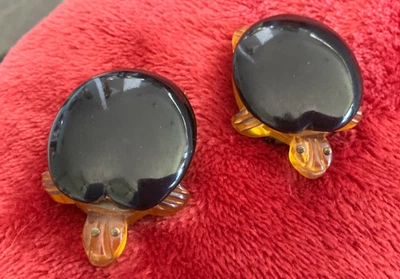 🐢 Vintage SET!!!  Apple juice & Black BAKELITE Carved Turtle  Fur Clips 🐢 - Image 1 of 4