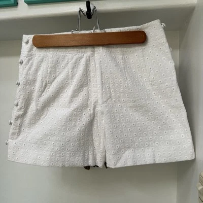 CLUB MONACO WHITE EYELET LACE SHORTS Women's Size 0 Lined Mid-Rise Flat-Front - Image 1 of 4