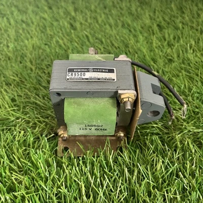 General Electric CR9500B102A2A Solenoid  - Изображение 1 из 4