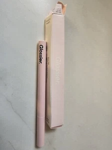 Delineador de ojos Glossier Pro Tip Brush Point en negro 0,47 ml / Entrega gratuita Reino Unido - Imagen 1 de 9