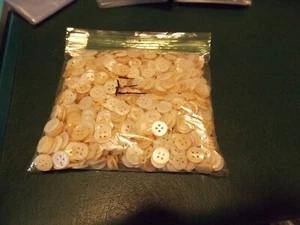 1 pound  Vintage & Antique Mother of Pearl MOP Shell Buttons MISSISSIPPI RIVER  - Picture 1 of 4