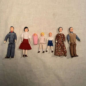 Dollhouse Extended Family Of 7 Dolls 1:12 Scale Vintage - Picture 1 of 5