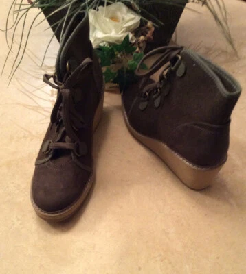 MERONA женщин зеленый шерсти смесь шнурует вверх на танкетке каблука лодыжки загрузки Sz 11 M EUC! $120 - Изображение 1 из 4