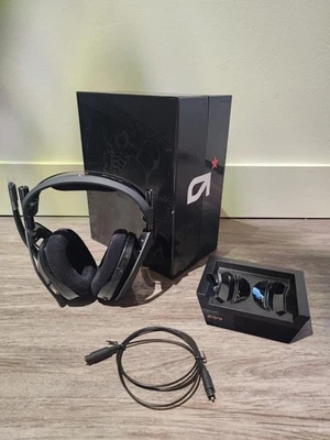 Беспроводная игровая гарнитура Astro A50 XBOX/PC - Изображение 1 из 4