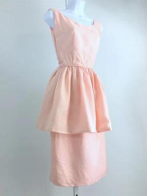 Vestido Vintage Años 50 Rosa Peplum Sin Espalda Shantung Sin Mangas B-32" W-22" Talla XS-S Foto 1 de 4