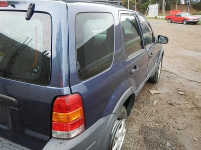 FORD ESCAPE RIGHT TAILLIGHT BA-ZA-ZB, 02/2001-05/2006 - image 1 of 4