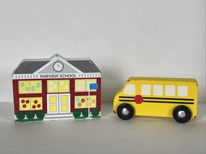 Scuolabus Melissa E Doug Legno Dipinto Giro Città Scuola Casa - Foto 1 di 2