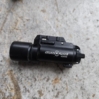 Luz de arma surefire x300 Foto 1 de 4