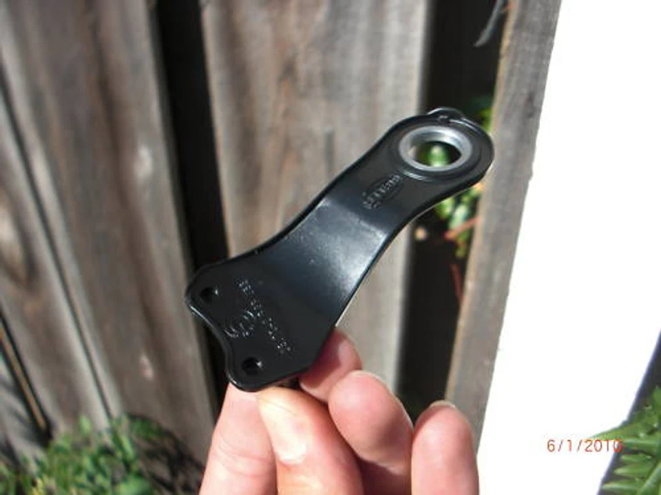 BMW E60 M5 545i 550i 528i 525i 530i 530d 535i 520i 2004-2010 SOPORTE FAROS L Foto 1 de 1