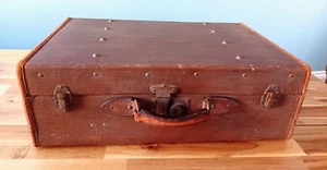 Antique Early 2Oth C Suitcase Flying Stork Badge Darnbrough &Sons Middlesbrough - Picture 1 of 11