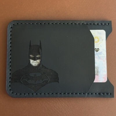 Cartera The Bat - Cartera de cuero cosida a mano con ventana de identificación para máscara de superhéroe Foto 1 de 4