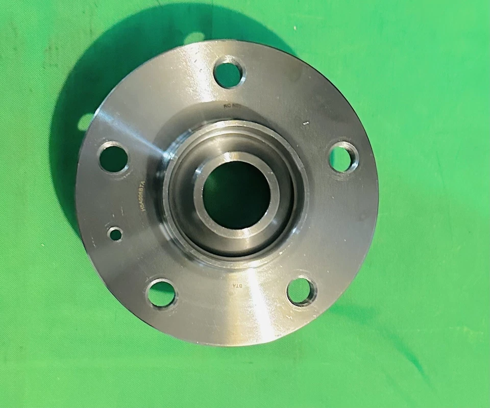 Audi A5 A6 A7 A8 S5 SQ5 Q5 S7 S6 S8 Front /Rear Wheel Hub - Image 1 of 1