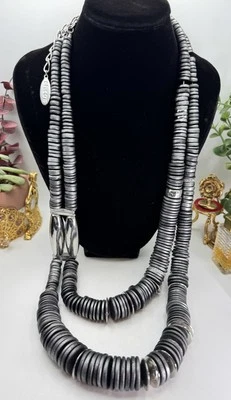 Chicos Grueso Metálico Gris Tono Plateado Disco Estrás Declaración Collar en Capas Foto 1 de 4