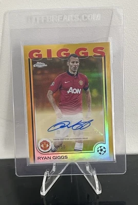 Ryan Giggs Auto /50 Gold 2024-25 Topps Chrome UCC Manchester United  - Image 1 of 2