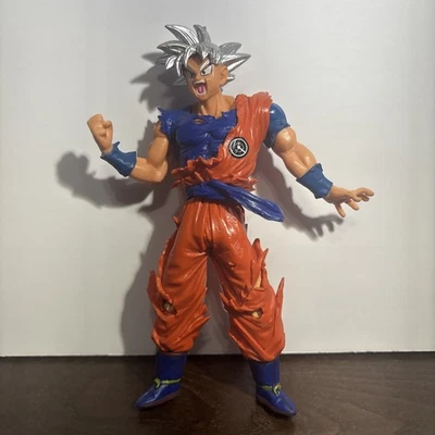 Figura de acción 7’’ Dragon Ball Z Legendary Super Saiyan Son Goku 🔥🔥 Foto 1 de 4