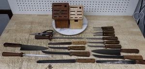 Bel set usato di 20 coltelli da posate Chicago con due blocchi 66S 61S BT10 62S legno - Foto 1 di 19