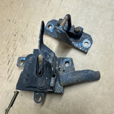 Subaru Impreza WRX STI 2006 2007 capó bloqueo pestillo montaje de liberación 06 07 B167 Foto 1 de 4