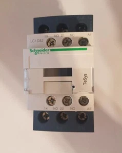 Schneider Electric LC1 D32 Contactor 32B7 600vac max 50A 24V - Bild 1 von 5