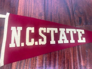 Vintage North Carolina NC State Wolfpack University Pennant - Picture 1 of 24