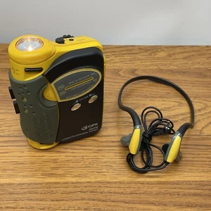 GPX Rugged Sports Cassette Player AMFM Radio Personal Stereo C3303 W/Headphones - Picture 1 of 11