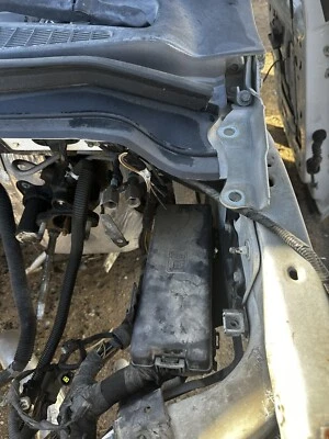 Ford F250SD 2008-2010 caja de fusibles motor 6,4 L V8 TD AT 4x4 Foto 1 de 3