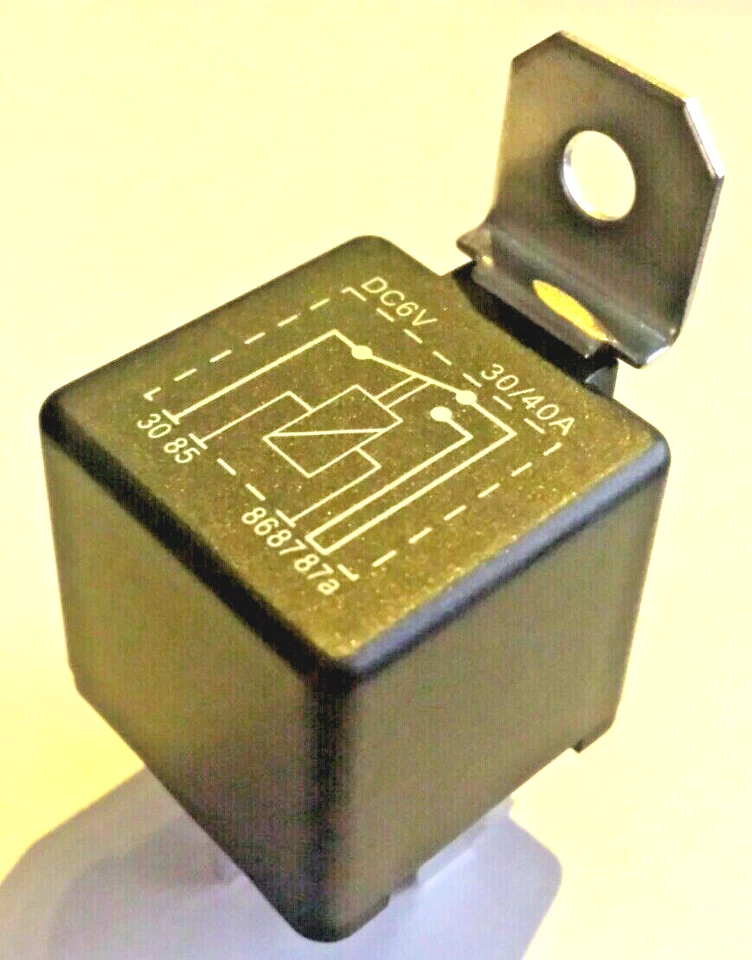 Youngtimer / Oldtimer: AUTOMOBILRELAIS, 6 Volt / 30 / 40 Ampere, WECHSLER - Bild 1 von 1