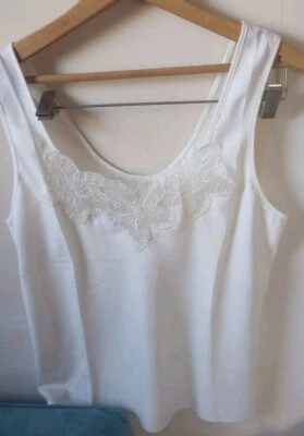 Camiseta sin mangas vintage Wonder Maid blanca concha bordada de polietileno talla 34 Chemise Foto 1 de 4