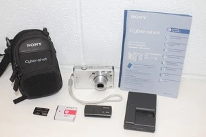 Pacchetto fotocamera digitale Sony Cyber-Shot DSC-W50 6,0 MP, FUNZIONA ALLA GRANDE! Usato in ottime condizioni! - Foto 1 di 18